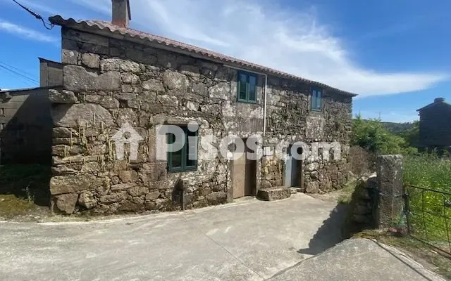Casa en venta en Outes, Outes de 60.000 €