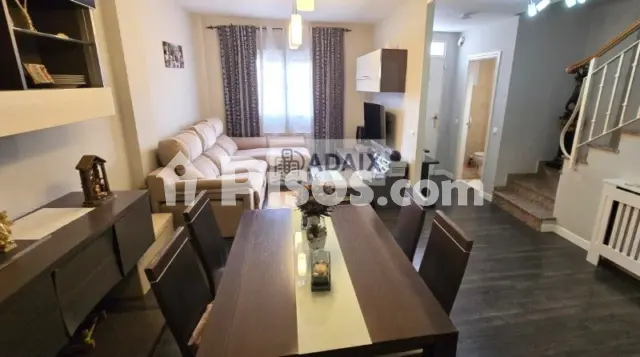 Casa adosada en venta en Tomelloso