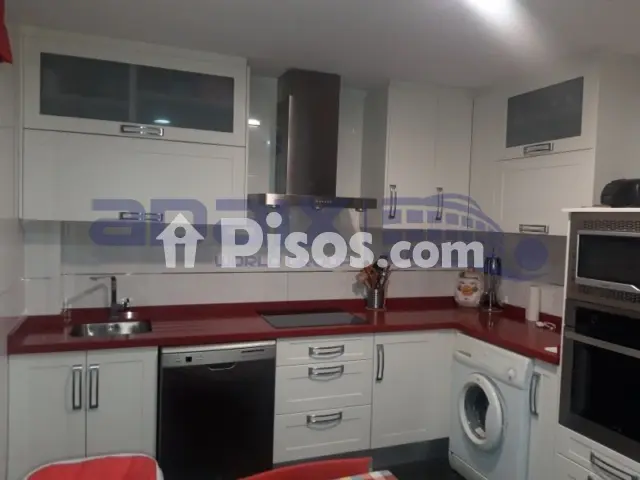Casa en venta en Calle de Santiago de Compostela