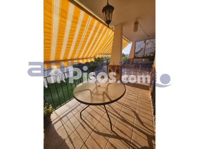 Casa pareada en venta en Calle Amapola