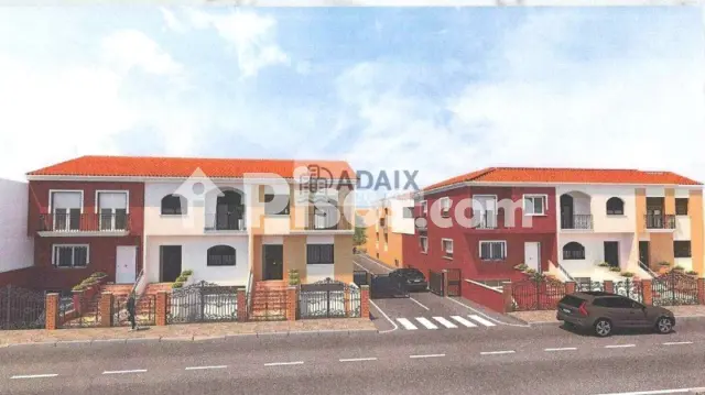 Casa adosada en venta en Tomelloso
