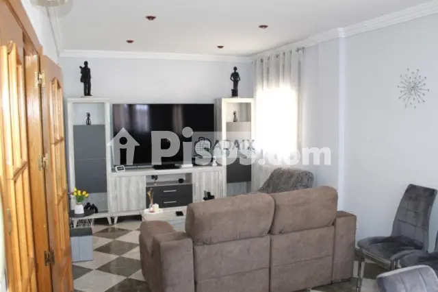 Casa adosada en venta en Tomelloso