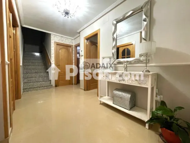 Casa adosada en venta en Tomelloso