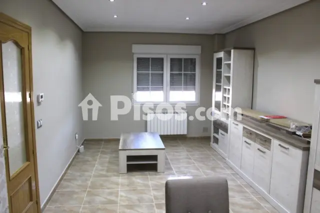 Casa adosada en venta en Tomelloso