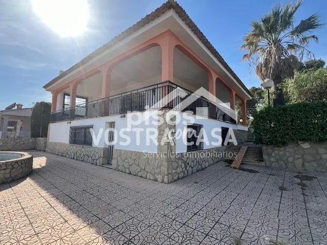 Chalet en alquiler en Monserrat, Montserrat de 1.500 €<span>/mes</span>