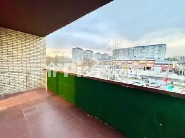Piso en venta en Calle de Jacinto Benavente, Desemparados-Judimendi-Santa Lucía (Vitoria - Gasteiz) de 240.000 €