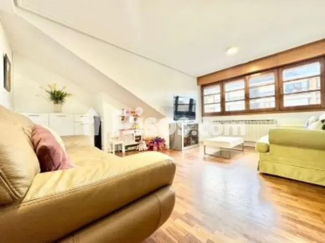 Ático en venta en Calle de El Prado, Lovaina (Vitoria - Gasteiz) de 275.000 €