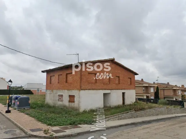 Casa adosada en venta en Calle de Chapinería, 13, Villanueva de Perales de 97.000 €