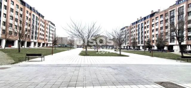 Piso en alquiler en Plaza Juan Pabloii, Villa de Prado (Valladolid Capital) de 900 €<span>/mes</span>