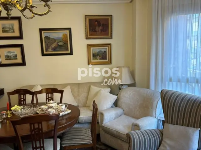 Piso en venta en Centro, Avenida de Madrid-Paseo de la Estación (Jaén Capital) de 200.000 €