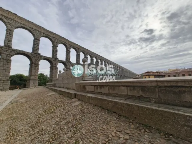 Piso en alquiler en Centro - Acueducto, Plaza Mayor-San Agustín (Segovia Capital) de 800 €<span>/mes</span>