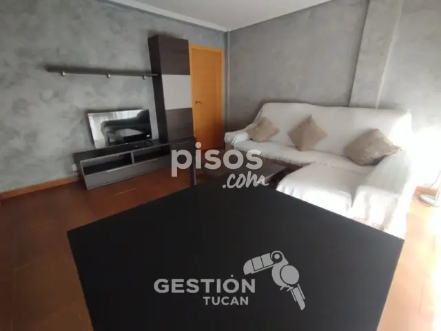 Piso en alquiler en Francisco Aguirre - Gil de Albornoz, Tres Olivos-La Piedad (Talavera de la Reina) de 700 €<span>/mes</span>