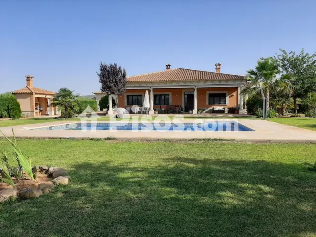 Chalet en venta en Piedrabuena