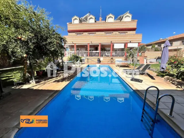 Chalet pareado en venta en Nuevo Valdepeñas