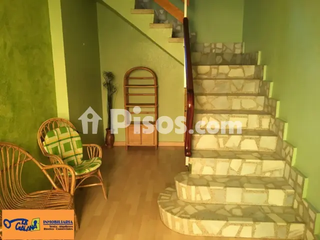 Casa en venta en Calle del Seis de Junio, cerca de Calle de los Cantarranas