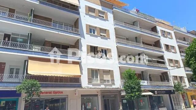 Piso en alquiler en Calle Asunción, 30, cerca de Calle Virgen de Regla, Los Remedios (Distrito Los Remedios. Sevilla Capital) de 2.000 €<span>/mes</span>