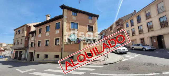 Piso en alquiler en San Lorenzo, San Lorenzo-San Marcos (Segovia Capital) de 900 €<span>/mes</span>