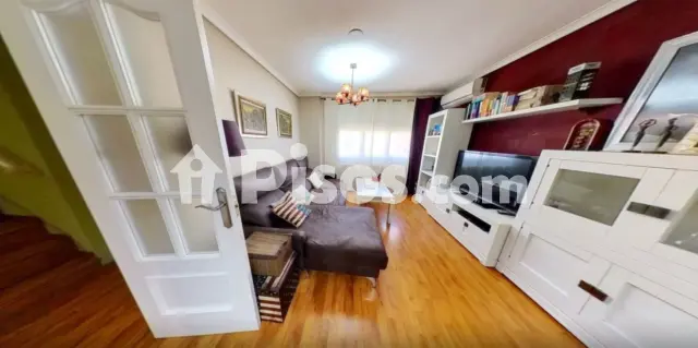 Casa adosada en venta en Roda (La), La Roda de 180.000 €