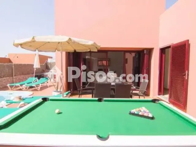 Chalet en venta en Calle Sabina, La Oliva de 355.000 €