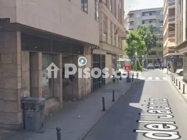 Almacén en venta en Calle de Jacinto