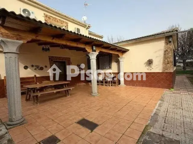Chalet en venta en Plaza de Toros-La Guija-Santa María-Ciudad Jardín-Los Rosales
