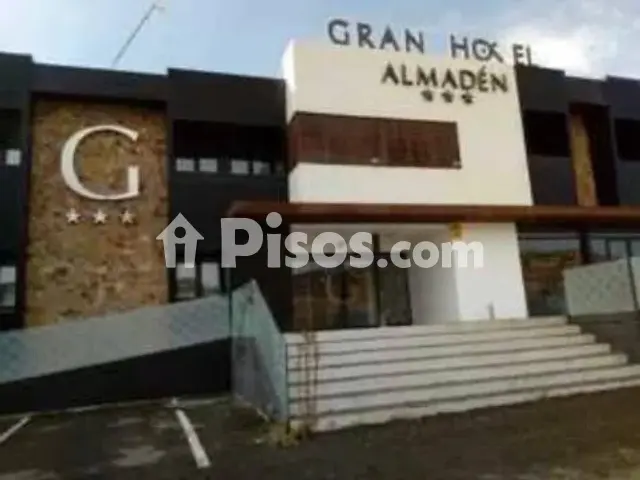 Edificio en venta en Almadén