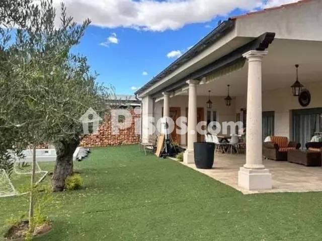 Chalet en venta en Poblete