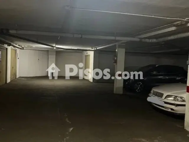 Garaje en venta en Calle de la Ciruela