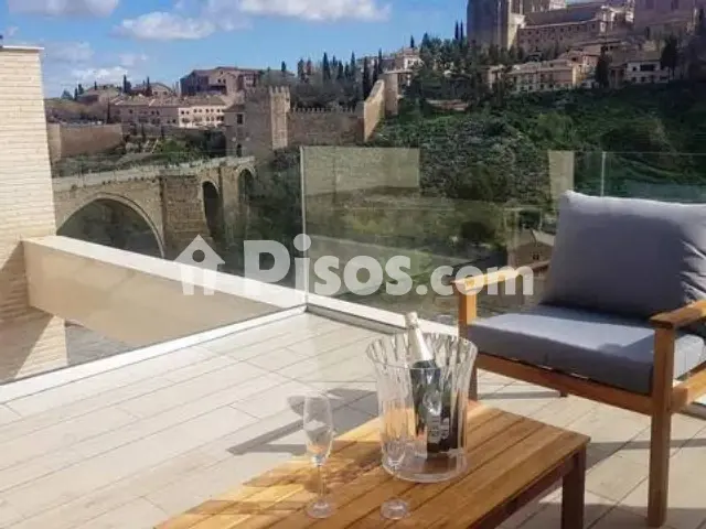 Casa adosada en alquiler en Carretera de Piedrabuena, Los Cigarrales-Montesión (Toledo Capital) de 1.800 €<span>/mes</span>