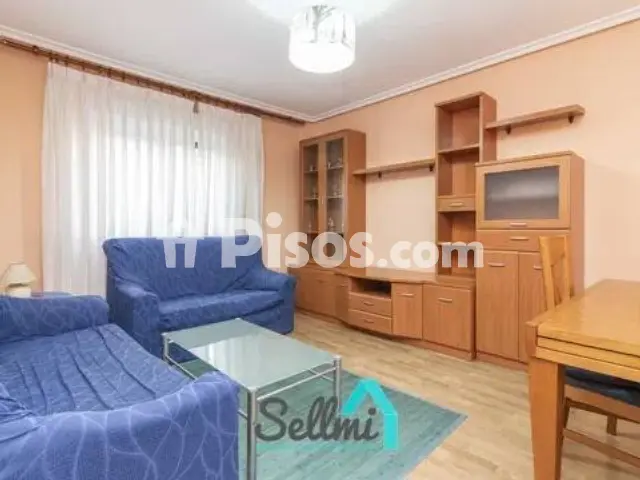 Piso en alquiler en Calle de San Pedro de Mestallón, Centro (Oviedo) de 700 €<span>/mes</span>
