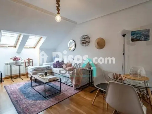 Piso en alquiler en Calle de Campomanes, Centro (Oviedo) de 750 €<span>/mes</span>