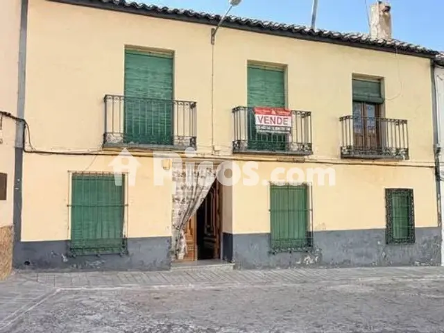 Casa adosada en venta en La Solana