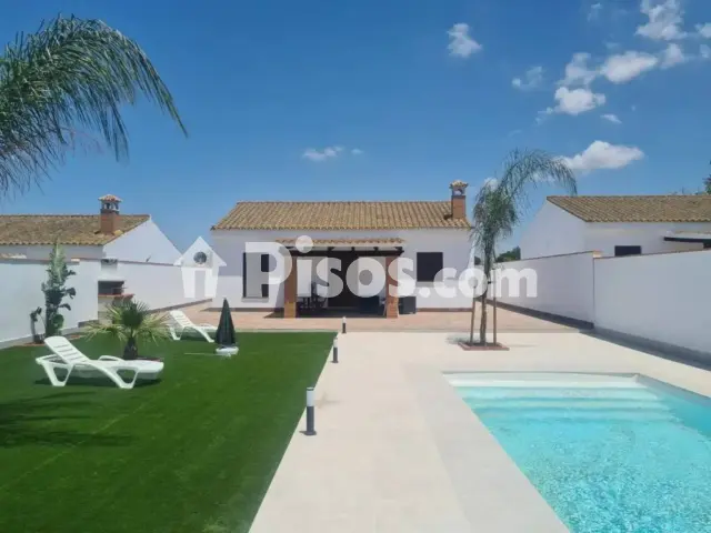 Chalet en alquiler en Calle Vial Camino, 6, Conil de la Frontera de 900 €<span>/mes</span>