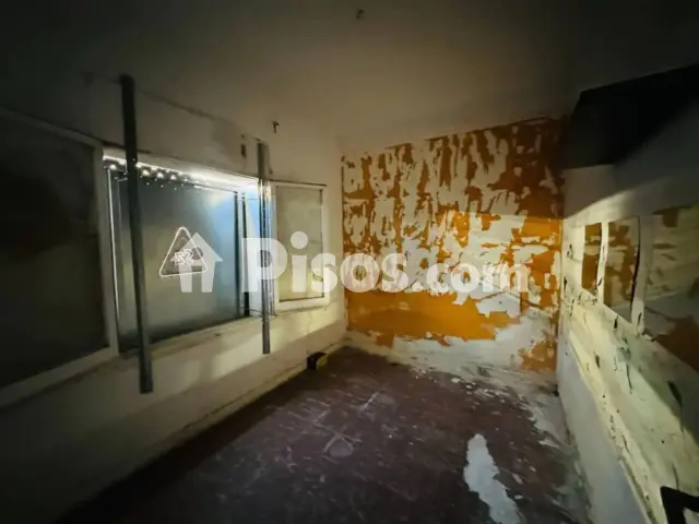 Piso en venta en Carrer de Brutau, cerca de Avinguda de Barberà en Eixample-Sant Oleguer por 160.000 €