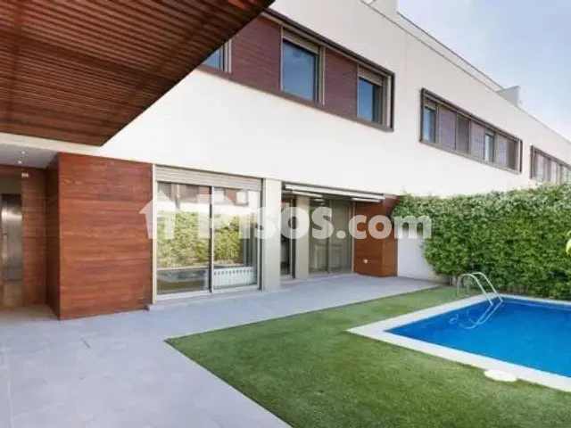 Chalet en alquiler en Centre, Centre (Distrito Centre-Covadonga. Sabadell) de 3.110 €<span>/mes</span>