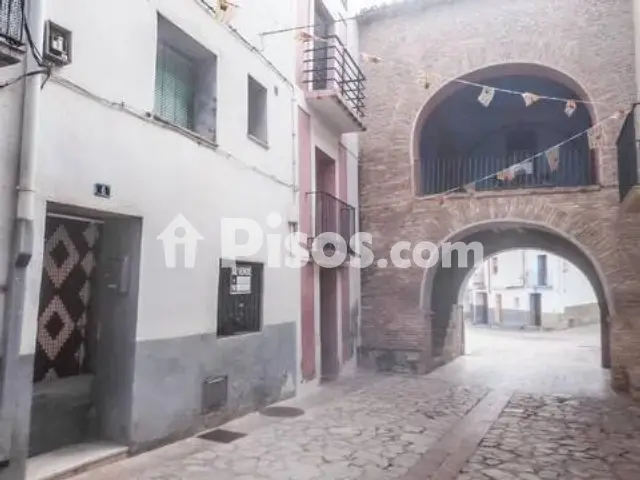 Casa rústica en venta en Calle Mayor, Oliete de 65.000 €