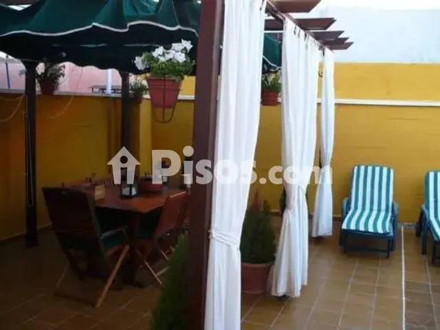 Casa adosada en venta en Calle de la Juventud