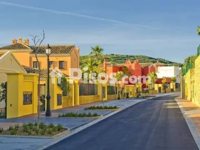 Casa adosada en alquiler en Núcleo, Núcleo (San Roque) de 4.500 €<span>/mes</span>