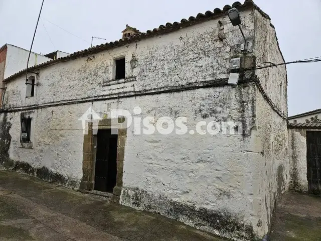 Chalet en venta en Calle Derecha, 3, Brozas de 19.900 €
