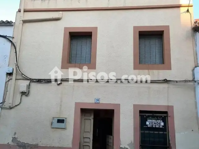 Chalet en venta en Calle Barrio Nuevo, Garrovillas de Alconétar de 25.000 €