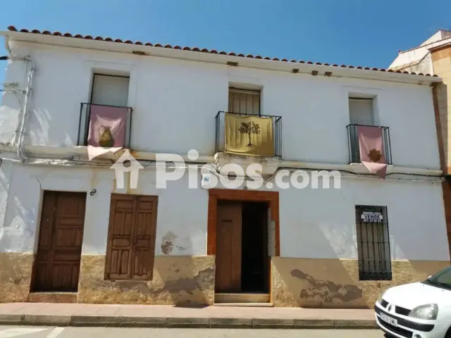 Chalet en venta en Calle Constitución, cerca de Calle Divino Morales, Aliseda de 42.000 €
