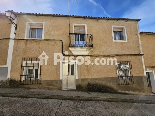 Chalet en venta en Calle Iglesia, Aliseda de 75.000 €