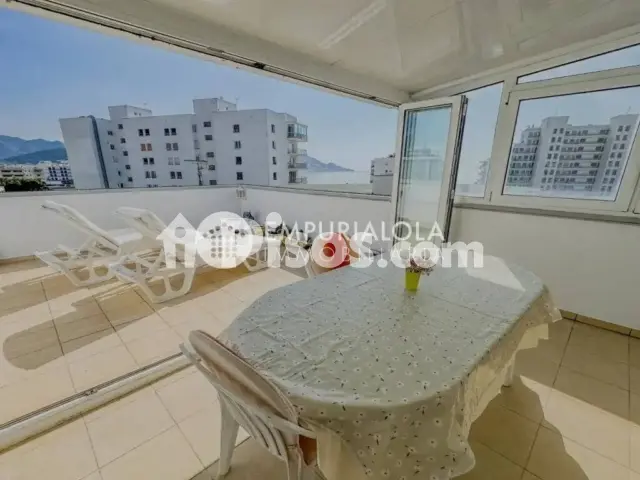 Piso en venta en Carrer de la Punta del Llevant, Santa Margarida (Roses) de 240.000 €