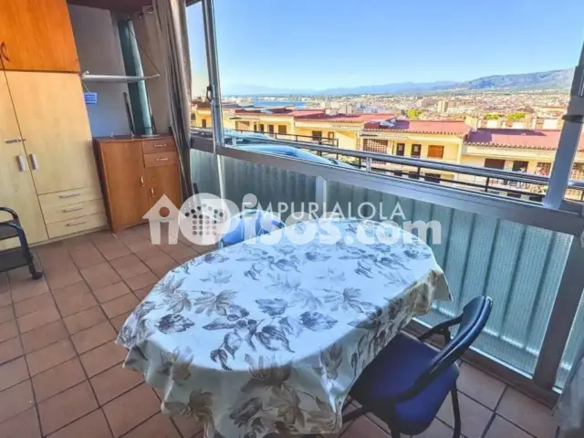 Piso en venta en Carrer de Francesc Alegre, Port Esportiu-Canyelles-Puig Rom (Roses) de 140.000 €