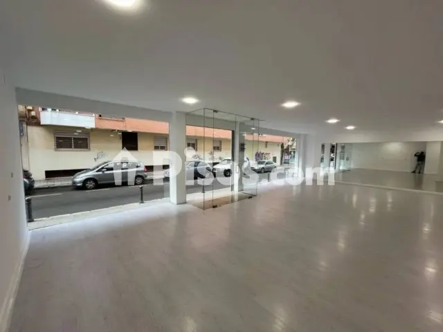 Local comercial en venta en Calle de Las Delicias