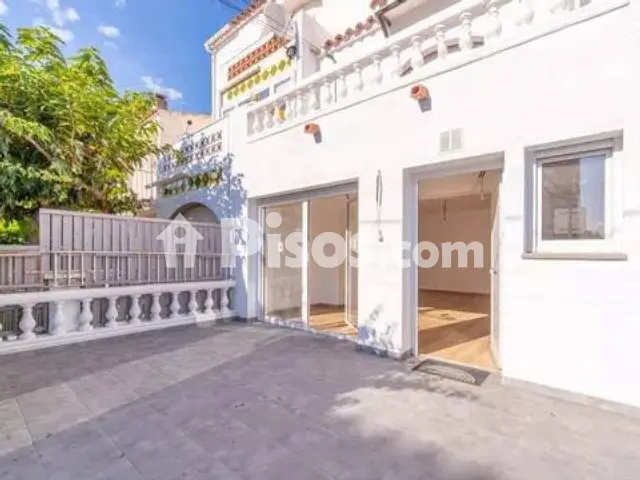 Chalet en venta en Carrer del Port de Rodas, Castelló d'Empúries de 260.000 €
