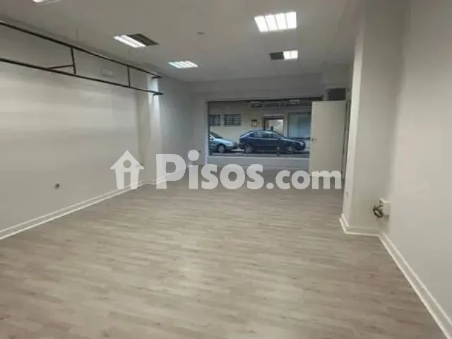 Local comercial en venta en Calle del Río