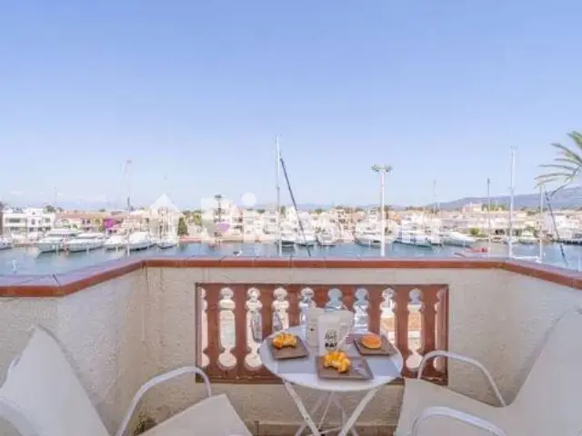 Piso en venta en Sector del Cavall de Mar, Castelló d'Empúries de 135.000 €