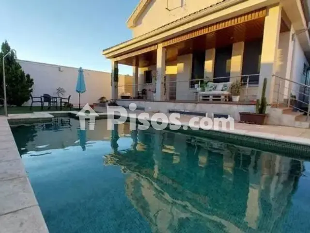 Chalet en venta en Calle Rumania