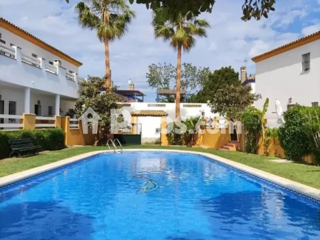 Chalet en alquiler en Calle Avenida 28 de Febrero, 70, Conil de la Frontera de 900 €<span>/mes</span>